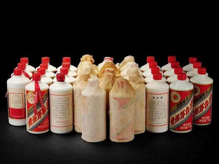 甘谷日照岚山回收酒价格哪里回收(附近上门回收茅台酒）?